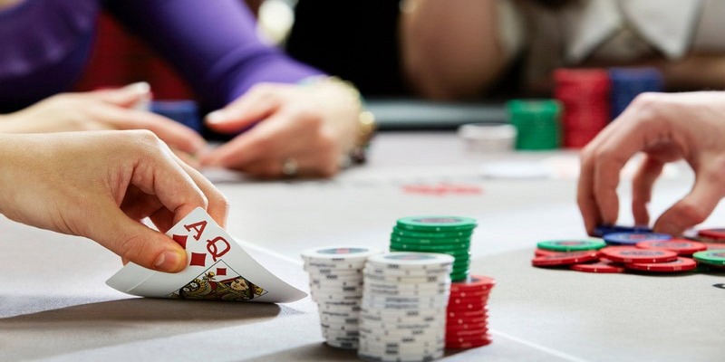 Poker là một trò chơi bài rất nổi tiếng trên khắp thế giới